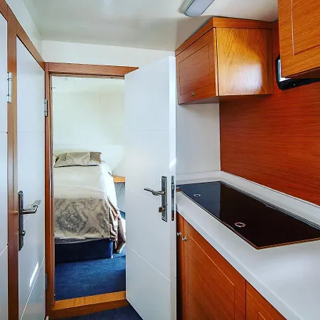 Karci Yacht Charter بوتيل *